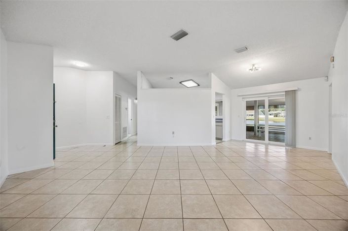 Image No.8-Maison de 3 chambres à vendre à Saint John