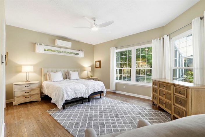 Image No.18-5 Bed House for sale