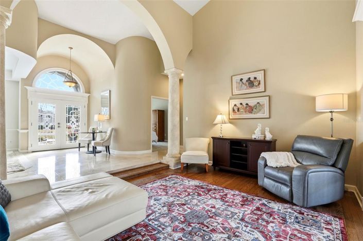 Image No.5-5 Bed House for sale