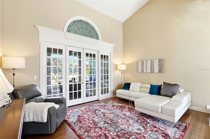 Image No.6-5 Bed House for sale