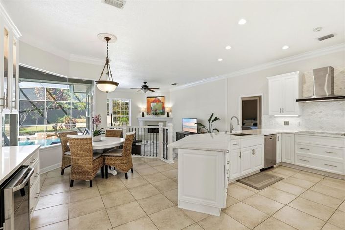 Image No.9-5 Bed House for sale