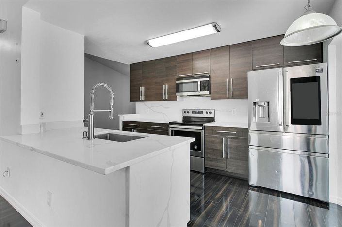 Image No.10-3 Bed Apartment for sale