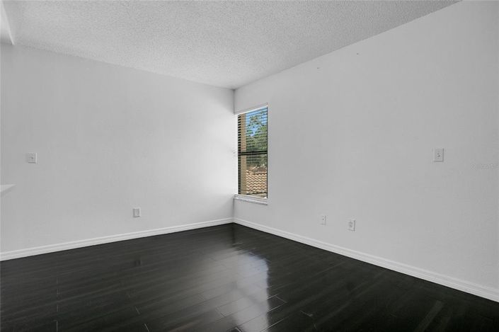 Image No.13-3 Bed Apartment for sale