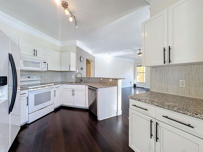 Image No.10-2 Bed Apartment for sale