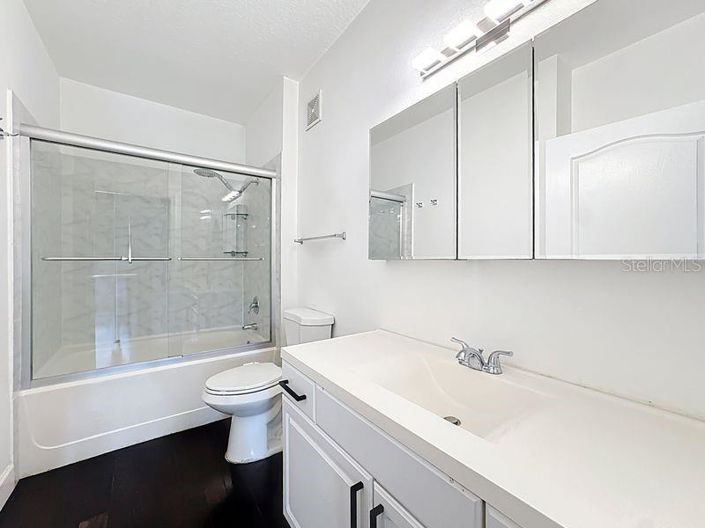 Image No.18-2 Bed Apartment for sale