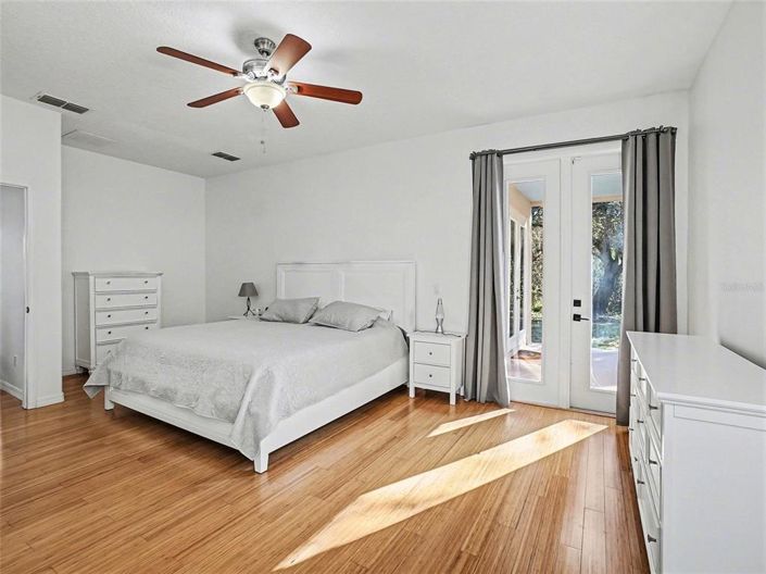 Image No.22-5 Bed House for sale