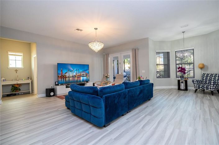 Image No.18-4 Bed House for sale