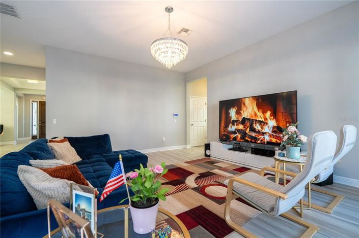 Image No.20-4 Bed House for sale