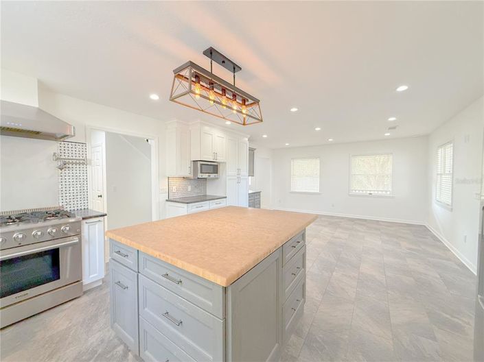 Image No.19-3 Bed House for sale