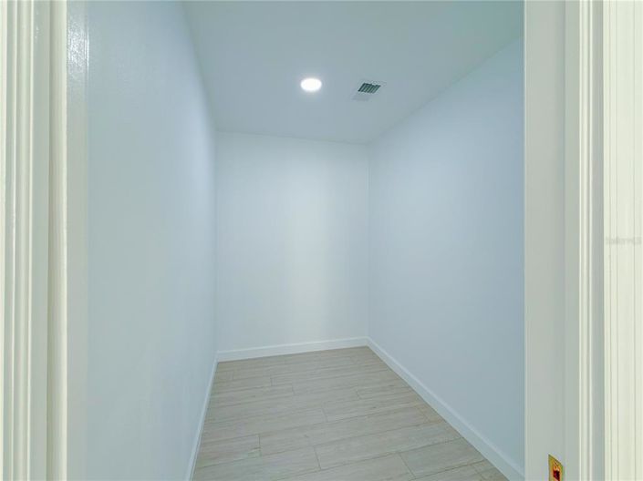 Image No.42-3 Bed House for sale