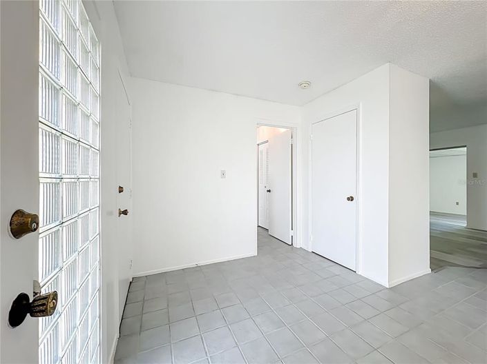 Image No.10-3 Bed House for sale