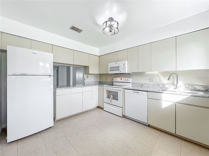 Image No.15-3 Bed House for sale