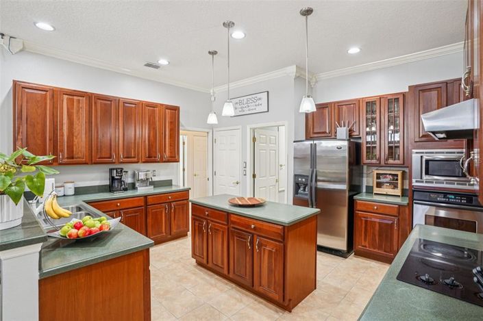 Image No.16-4 Bed House for sale