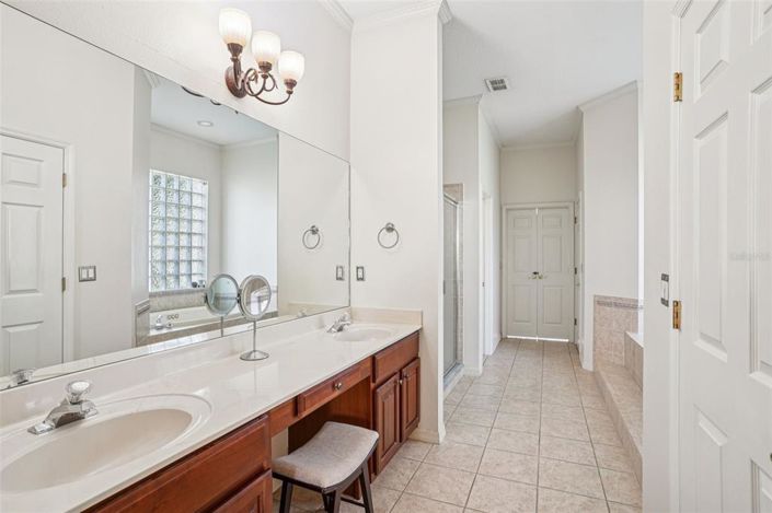 Image No.20-4 Bed House for sale