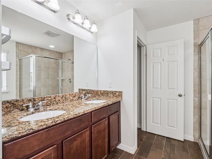 Image No.12-3 Bed Townhouse for sale