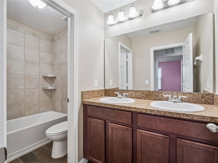 Image No.15-3 Bed Townhouse for sale