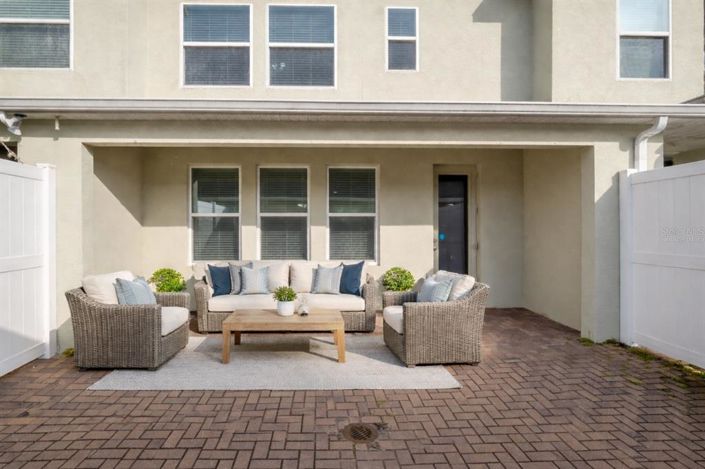 Image No.16-3 Bed Townhouse for sale