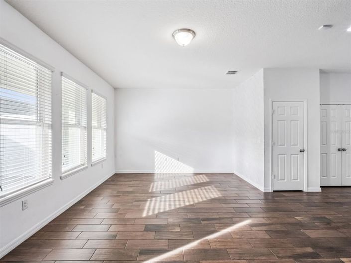 Image No.9-3 Bed Townhouse for sale