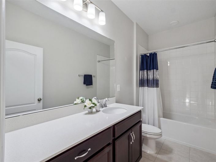 Image No.18-5 Bed House for sale