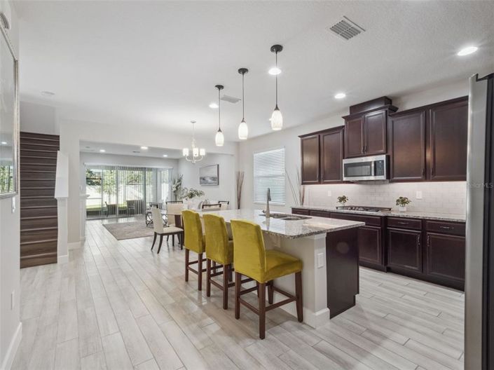 Image No.4-5 Bed House for sale