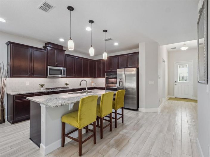 Image No.5-5 Bed House for sale