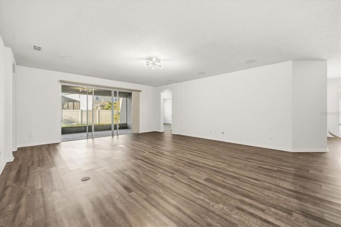 Image No.11-4 Bed House for sale