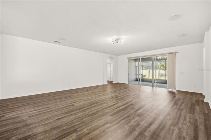 Image No.12-4 Bed House for sale