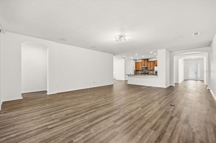 Image No.13-4 Bed House for sale