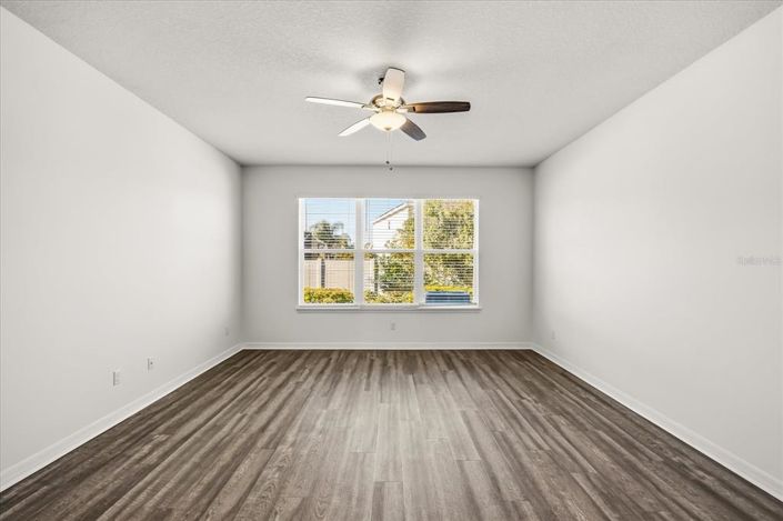 Image No.26-4 Bed House for sale