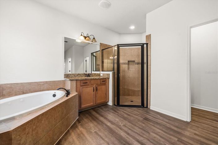 Image No.29-4 Bed House for sale