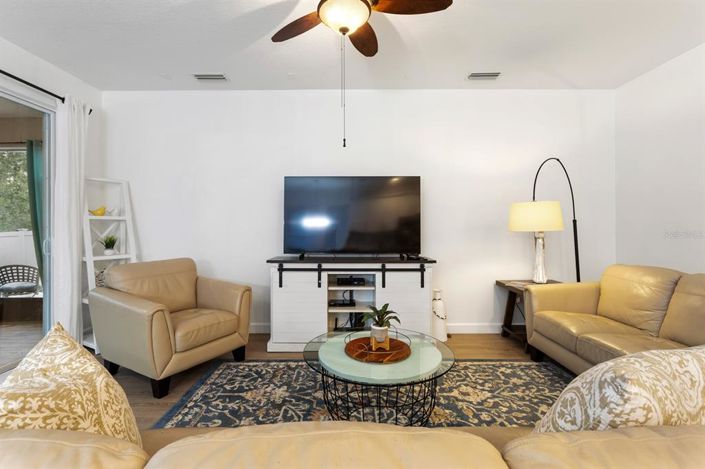 Image No.10-3 Bed House for sale