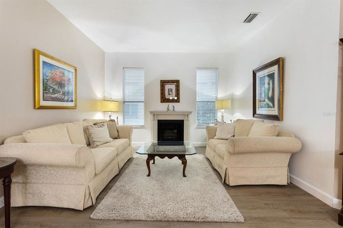 Image No.12-3 Bed House for sale