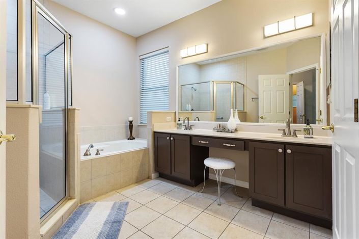 Image No.18-3 Bed House for sale