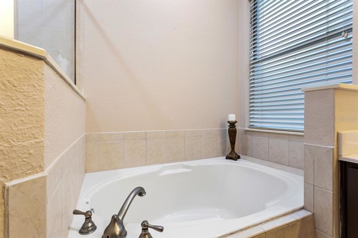 Image No.20-3 Bed House for sale