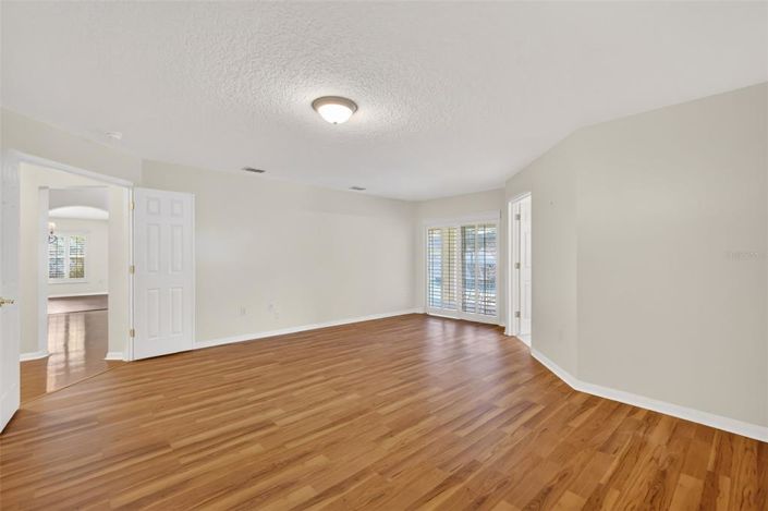 Image No.27-4 Bed House for sale