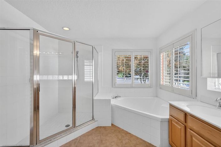 Image No.30-4 Bed House for sale