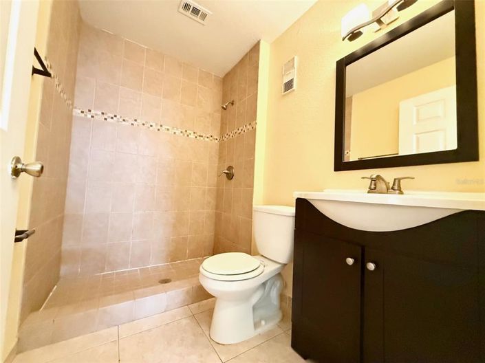 Image No.11-Appartement de 2 chambres à vendre à Saint John