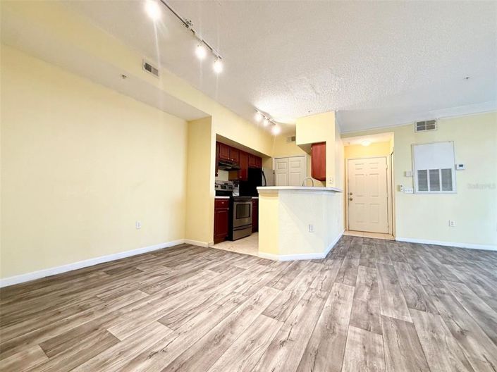 Image No.2-Appartement de 2 chambres à vendre à Saint John