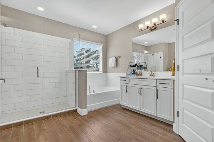 Image No.19-5 Bed House for sale