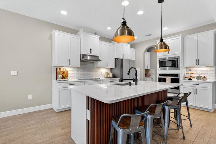 Image No.8-5 Bed House for sale