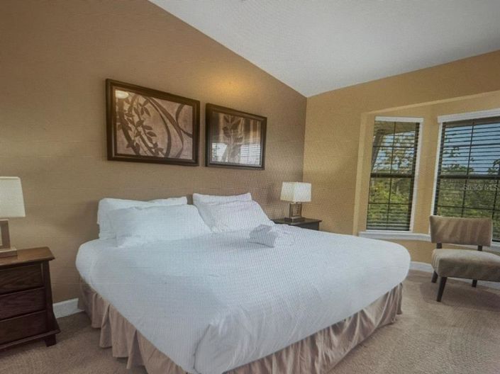 Image No.12-4 Bed Townhouse for sale