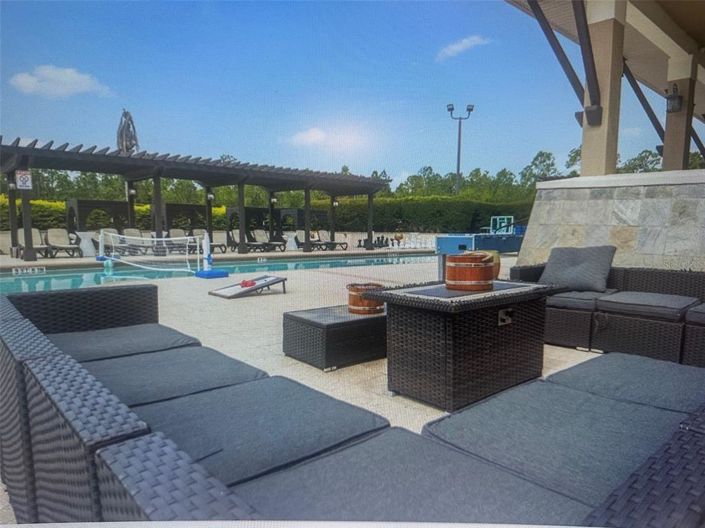 Image No.15-4 Bed Townhouse for sale