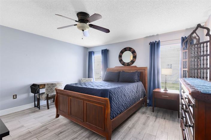 Image No.17-2 Bed House for sale