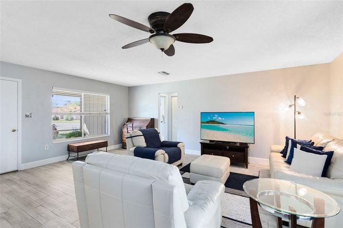 Image No.8-2 Bed House for sale