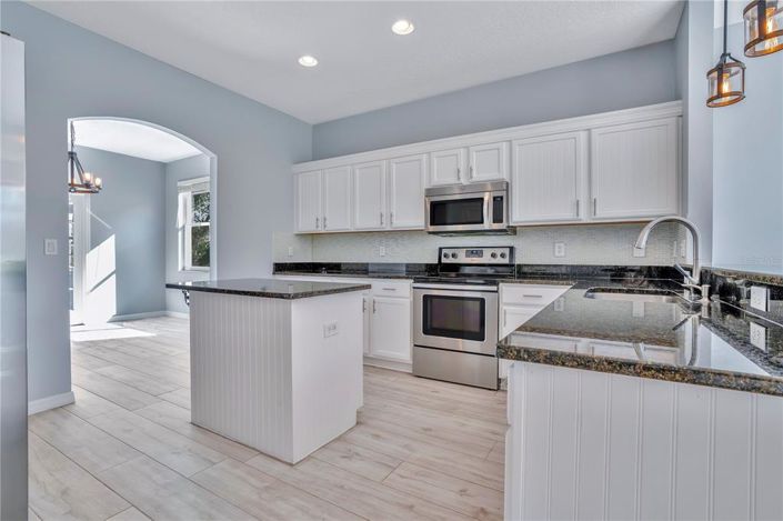 Image No.13-4 Bed House for sale