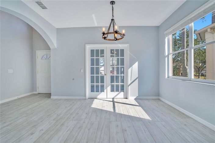 Image No.8-4 Bed House for sale