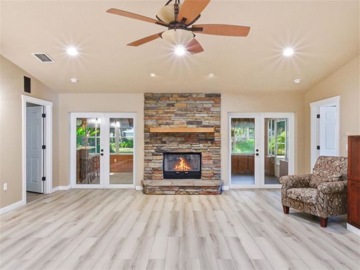 Image No.13-4 Bed House for sale