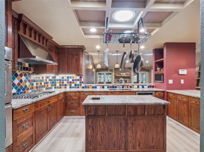 Image No.20-4 Bed House for sale