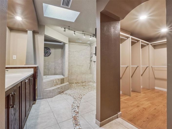 Image No.33-4 Bed House for sale