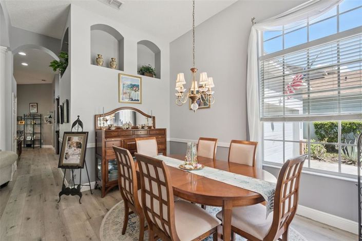 Image No.13-4 Bed House for sale